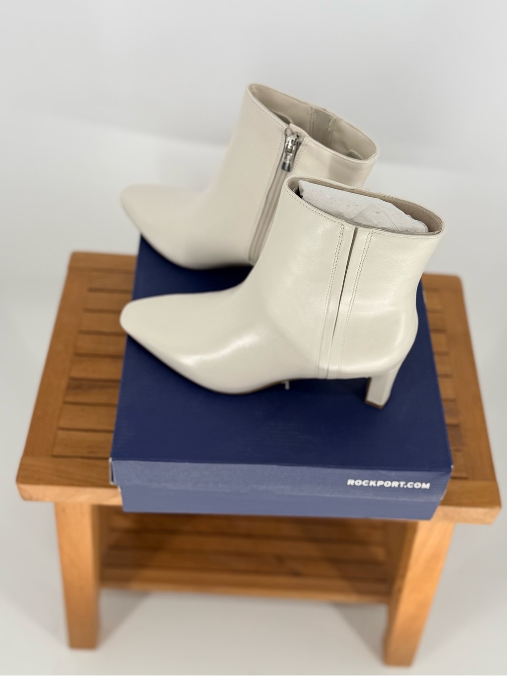 New Rockport Marisa Booties cream leather size 7 - Picture 2 of 4